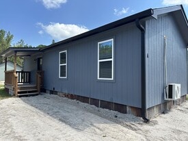 152 Cp Rd S in Diboll, TX - Building Photo