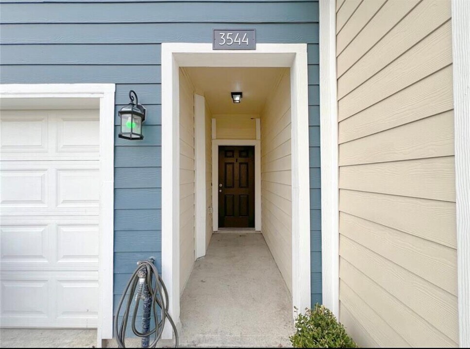 3544 Terreno Vista Blvd in Pasadena, TX - Building Photo