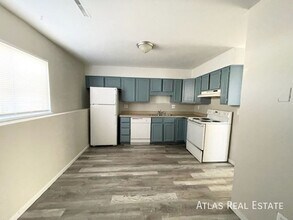 4455 E Pikes Peak Ave in Colorado Springs, CO - Building Photo - Building Photo