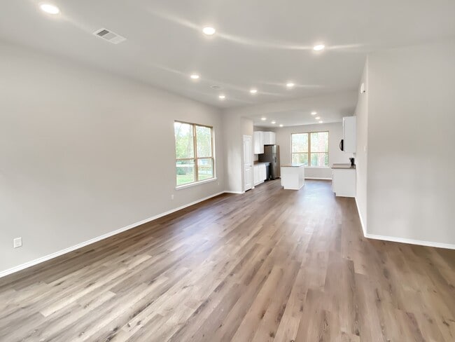 property at 807 Comanche Bend