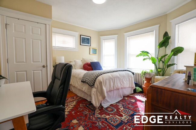 9 Glenley Ter, Unit 1 in Boston, MA - Building Photo - Building Photo