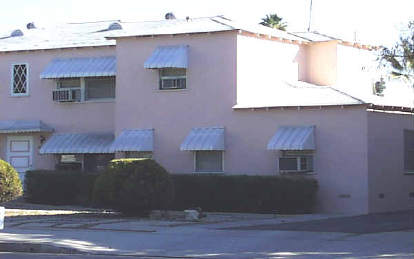 Whitsett Estates in North Hollywood, CA - Foto de edificio - Building Photo