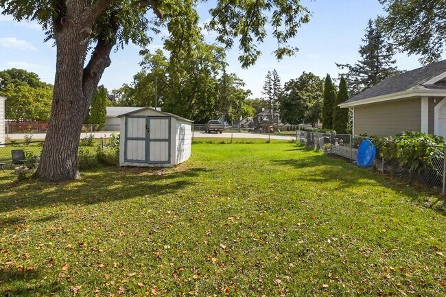 217 S Cross St in Oconomowoc, WI - Building Photo - Building Photo