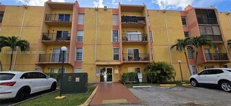 4805 NW 7th St, Unit 20415 in Miami, FL - Building Photo