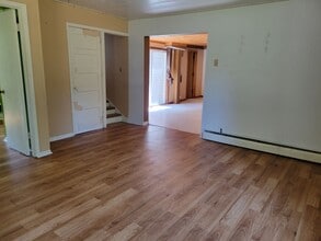 455 N 4th St in River Falls, WI - Foto de edificio - Building Photo