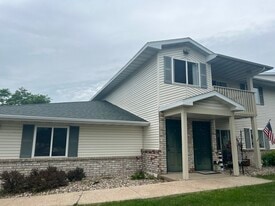 River Ridge Apartments-Waupaca in Waupaca, WI - Building Photo