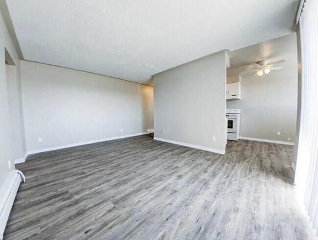 Speedvale Apartments in Guelph, ON - Building Photo - Building Photo