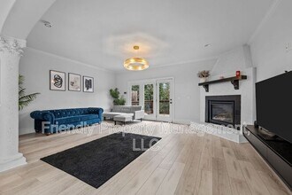 812 Pisgah Church Rd in Greensboro, NC - Building Photo - Building Photo