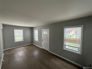 21631 Colgate St in Farmington Hills, MI - Building Photo - Building Photo