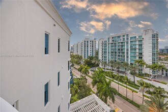 3000 NE 188th St in Aventura, FL - Building Photo - Building Photo