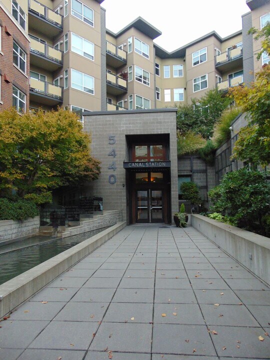 5440 Leary Ave NW in Seattle, WA - Building Photo