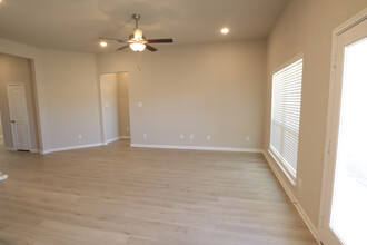 Ellis Place at Park Meadows in Lorena, TX - Foto de edificio - Building Photo