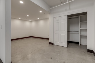 Vandever Lofts in Tulsa, OK - Building Photo - Interior Photo