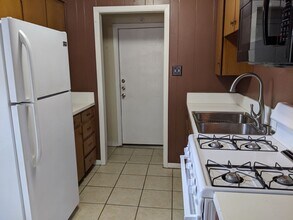 PRE-LEASING MAY 2026! ADORABLE 2/1 HOUSE I in Bryan, TX - Building Photo - Building Photo