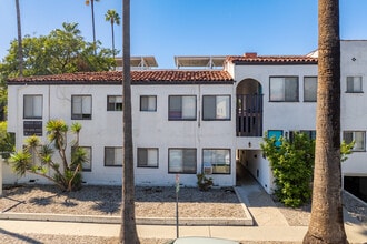 Windsor Court in Glendale, CA - Building Photo - Building Photo