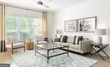 2500 Shallowford Rd in Atlanta, GA - Foto de edificio - Building Photo