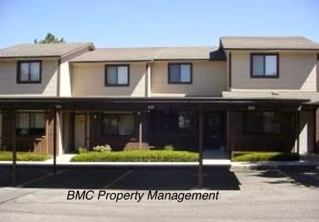 property at 2926 S Abbs Ln