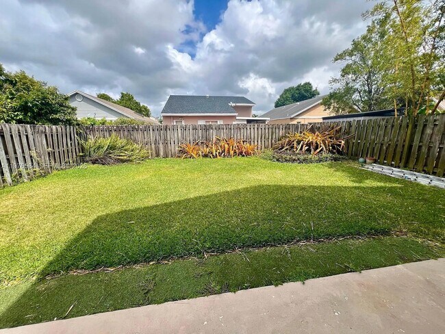 274 SW 159th Terrace in Sunrise, FL - Building Photo - Building Photo