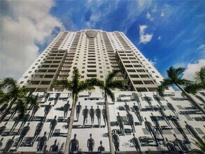 185 SE 14th Terrace in Miami, FL - Building Photo - Building Photo