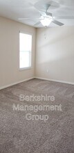1012 Dossey Oaks Ln in Lakeland, FL - Building Photo - Building Photo