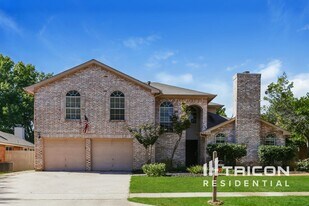 2817 Laurel Hill Dr in Flower Mound, TX - Building Photo