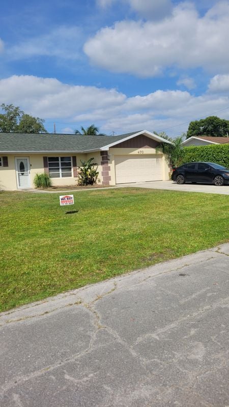 470 SE Sunnydale Ln in Port St. Lucie, FL - Building Photo - Building Photo