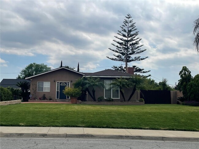 408 E Elm St