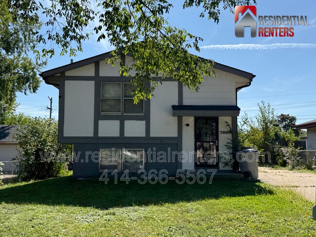 7809 W Mill Rd in Milwaukee, WI - Building Photo - Building Photo