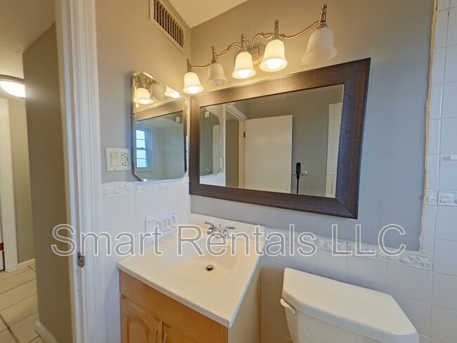6917 Colonial Woods Dr in St. Louis, MO - Building Photo - Building Photo