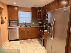 3051 NE 48th St in Fort Lauderdale, FL - Building Photo