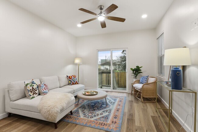 2914-2914 Mandeville St in New Orleans, LA - Building Photo - Building Photo