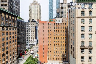 161 W 54th St in New York, NY - Building Photo - Building Photo