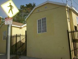 806 N Alvarado St in Los Angeles, CA - Building Photo