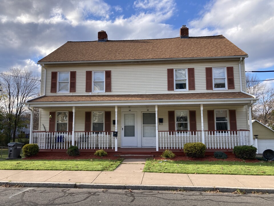 82 North St in Manchester, CT - Building Photo