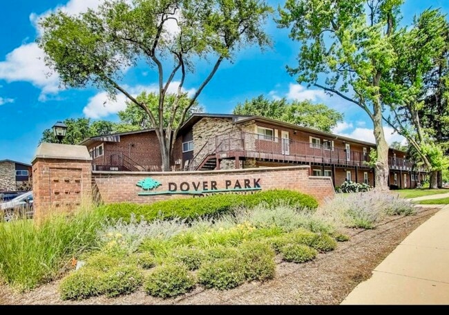property at 1505 S Canford Cliffs Dr