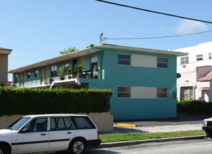 1426 SW 5th St in Miami, FL - Building Photo - Building Photo