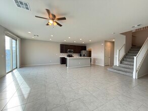 5520 Bonita Park Ct in Las Vegas, NV - Building Photo - Building Photo