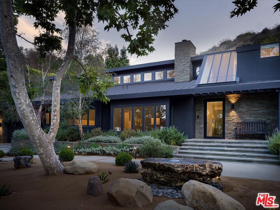 3639 Shady Oak Rd in Los Angeles, CA - Building Photo