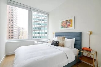 130 Water St in New York, NY - Building Photo - Building Photo