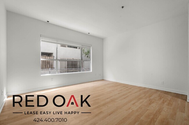 939 Palm Ave in West Hollywood, CA - Building Photo - Building Photo