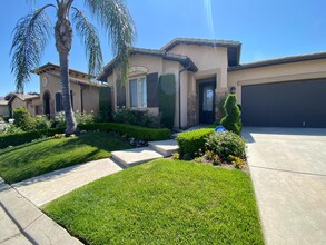 11336 N Via Milano Way in Fresno, CA - Building Photo - Building Photo