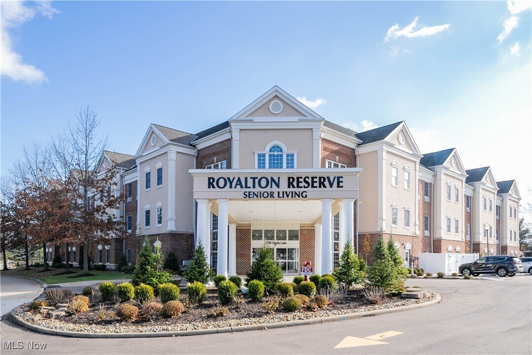 12799 Doula Ln in North Royalton, OH - Building Photo