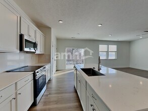 992 Heritage Blvd in Delaware, OH - Foto de edificio - Building Photo