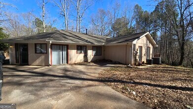 209 Hillcrest Dr in Palmetto, GA - Building Photo - Building Photo