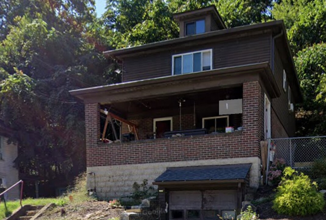 119 Grant Ave in Etna, PA - Building Photo
