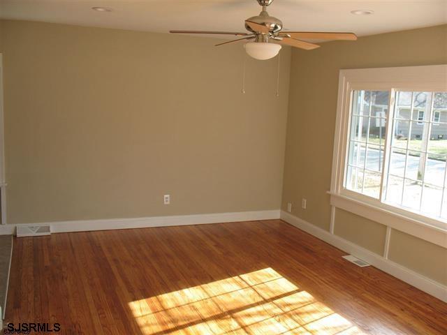 204 Barr Ave in Linwood, NJ - Building Photo - Building Photo
