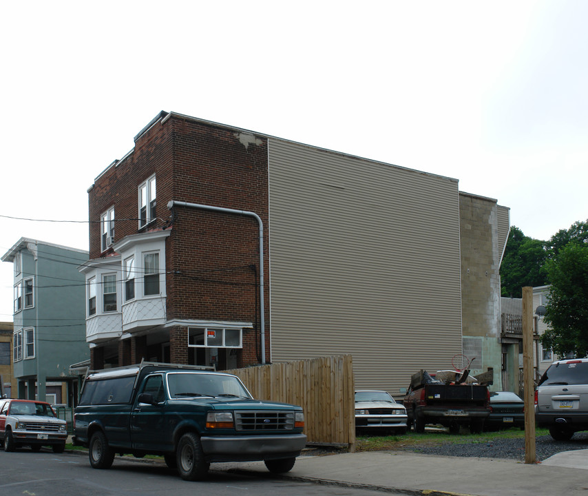 412-414 N Rock St in Shamokin, PA - Building Photo