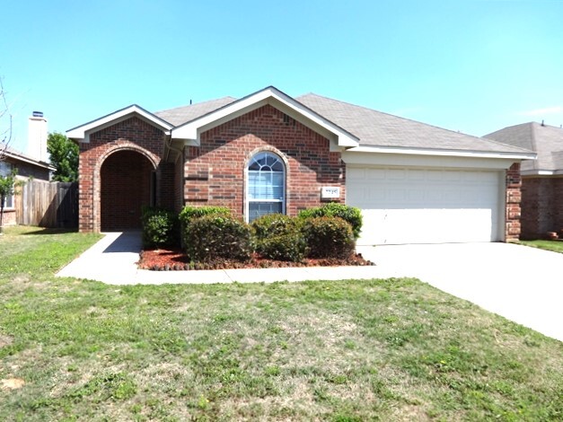 7245 Decoy Ln in Fort Worth, TX - Building Photo