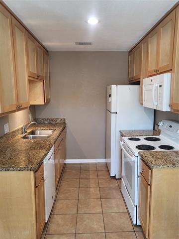 property at 2016 Paisley Dr