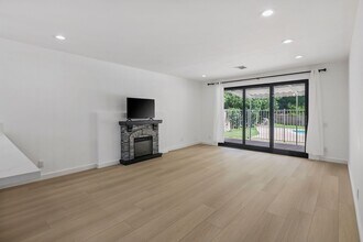 5480 Ruthwood Dr in Calabasas, CA - Building Photo - Building Photo